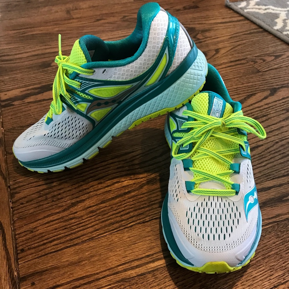 Saucony Everun running sneakers
